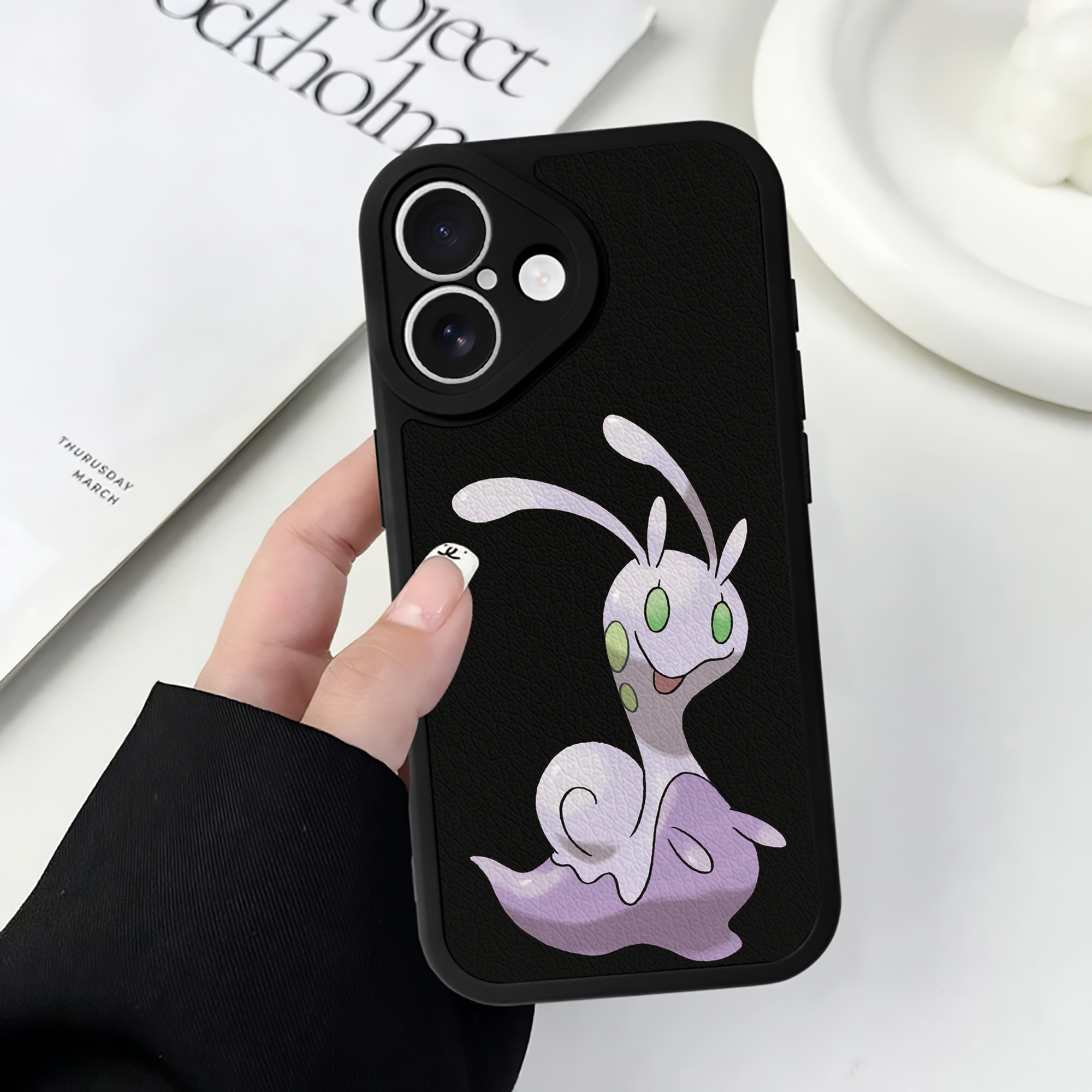 （画像用） ポケットモンスター Pokémon 【iPhone 16シリーズ対応】シリコンスマホケース（レザー調） 材質：シリコン